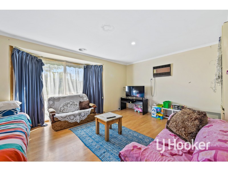 8 Jason Place, Hampton Park VIC 3976