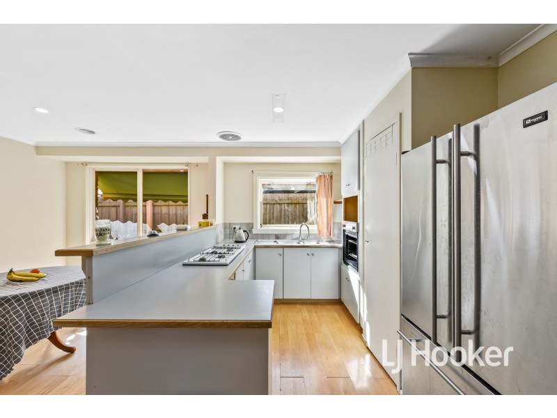 8 Jason Place, Hampton Park VIC 3976