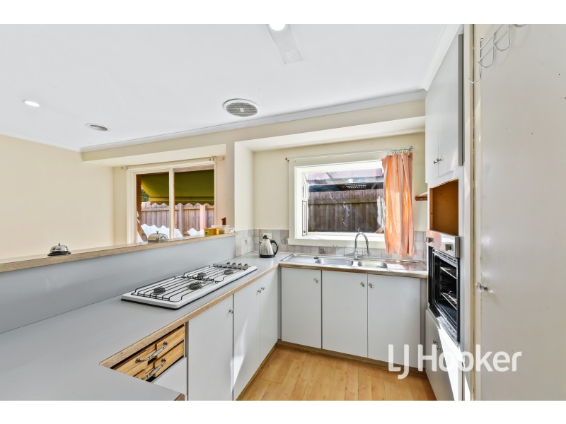 8 Jason Place, Hampton Park VIC 3976