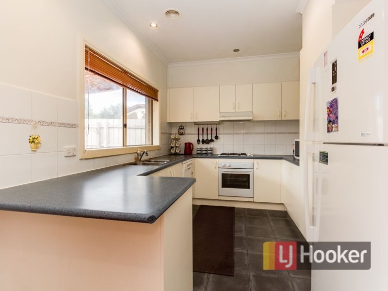 23 Eldershaw Drive, Lynbrook VIC 3975