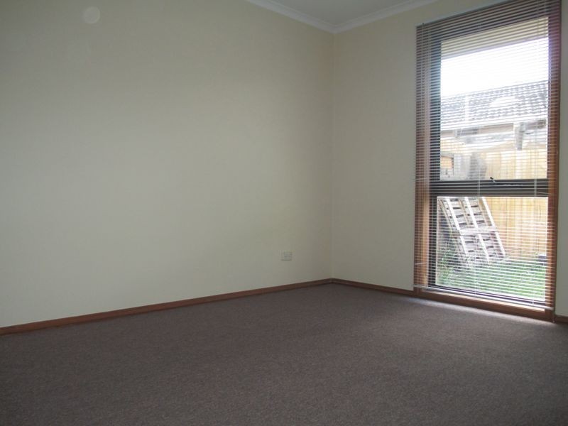 2/24 Alma Road, Hampton Park VIC 3976