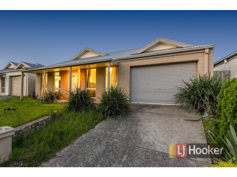 18 Hanrahan Wynd, Lynbrook VIC 3975