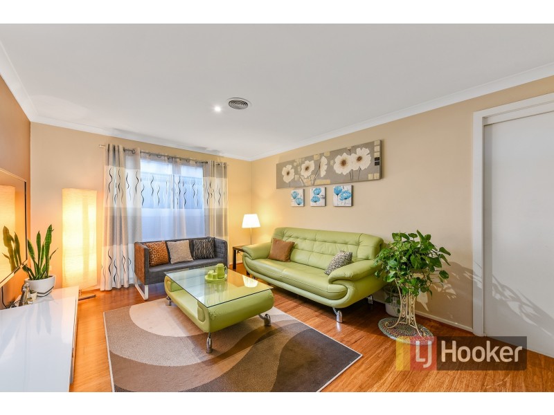 18 Hanrahan Wynd, Lynbrook VIC 3975