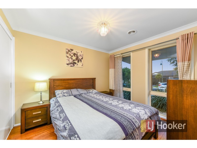 18 Hanrahan Wynd, Lynbrook VIC 3975