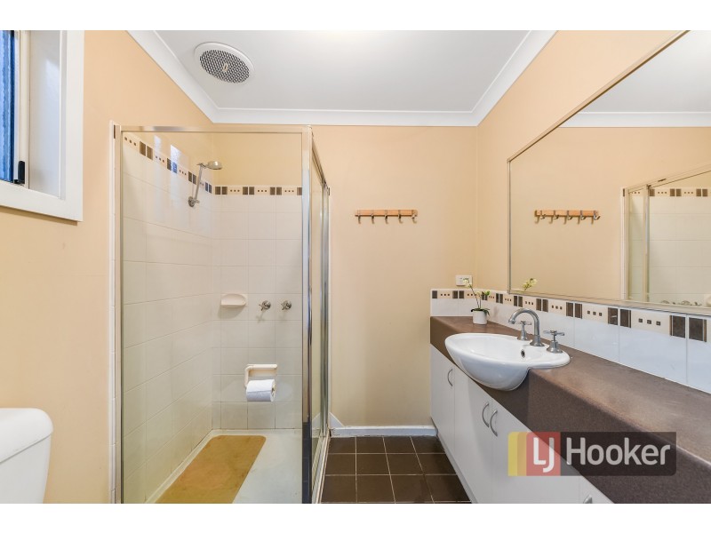 18 Hanrahan Wynd, Lynbrook VIC 3975