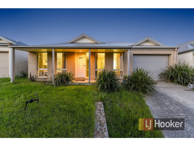 18 Hanrahan Wynd, Lynbrook VIC 3975