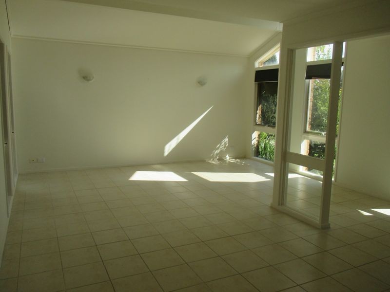 4 Rebecca Court, Cranbourne North VIC 3977