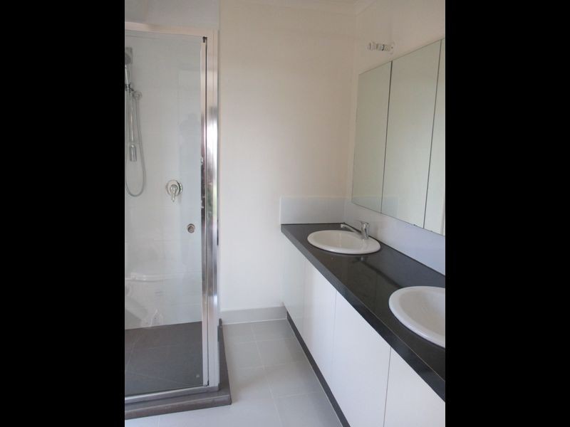 4 Rebecca Court, Cranbourne North VIC 3977