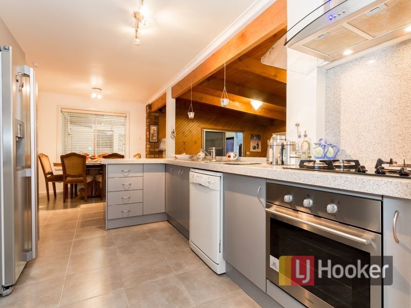 8 Ora Street, Hampton Park VIC 3976