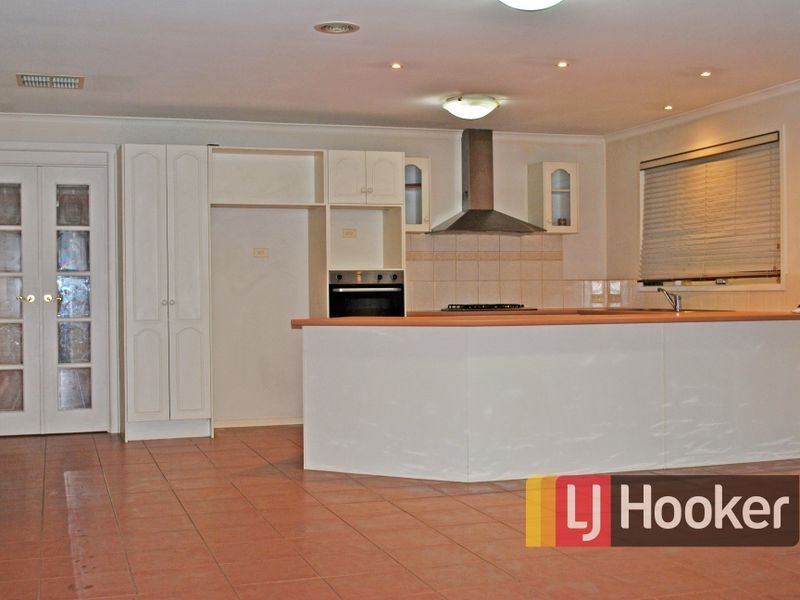 17 Lansbury Drive, Narre Warren South VIC 3805