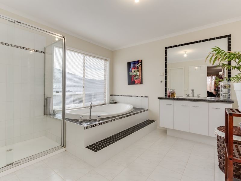 25 Cantwell Road, Narre Warren North VIC 3804