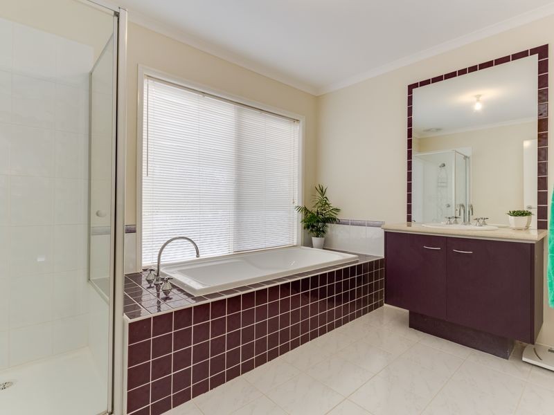 25 Cantwell Road, Narre Warren North VIC 3804