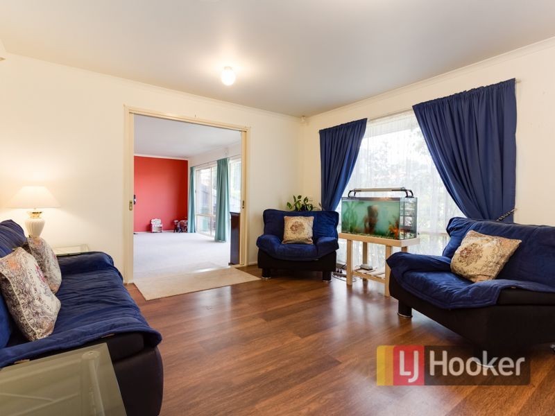 2 Macleod Way, Lynbrook VIC 3975