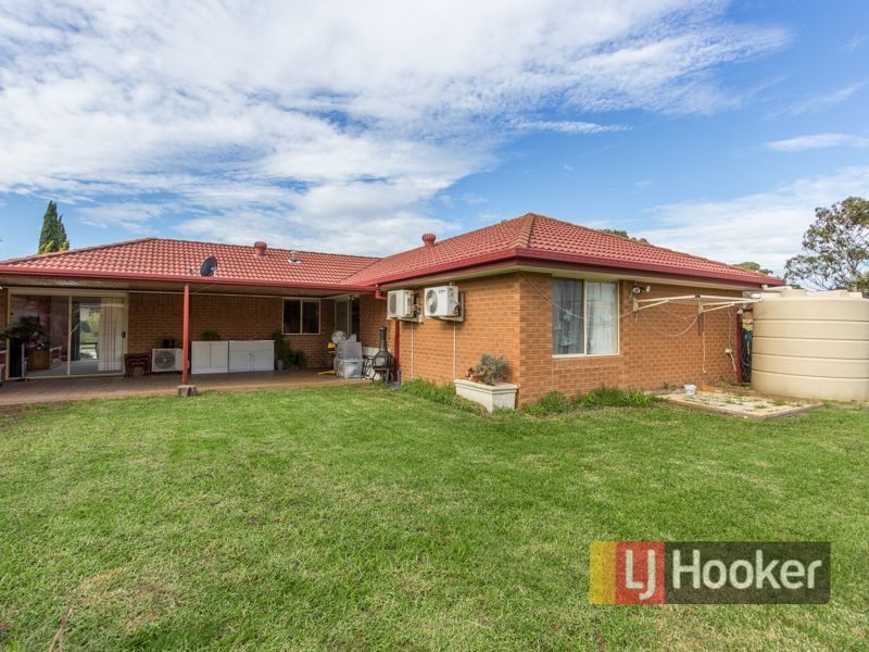 2 Macleod Way, Lynbrook VIC 3975