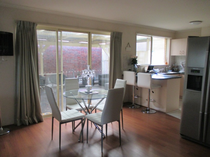 12 Elanora Way, Hampton Park VIC 3976