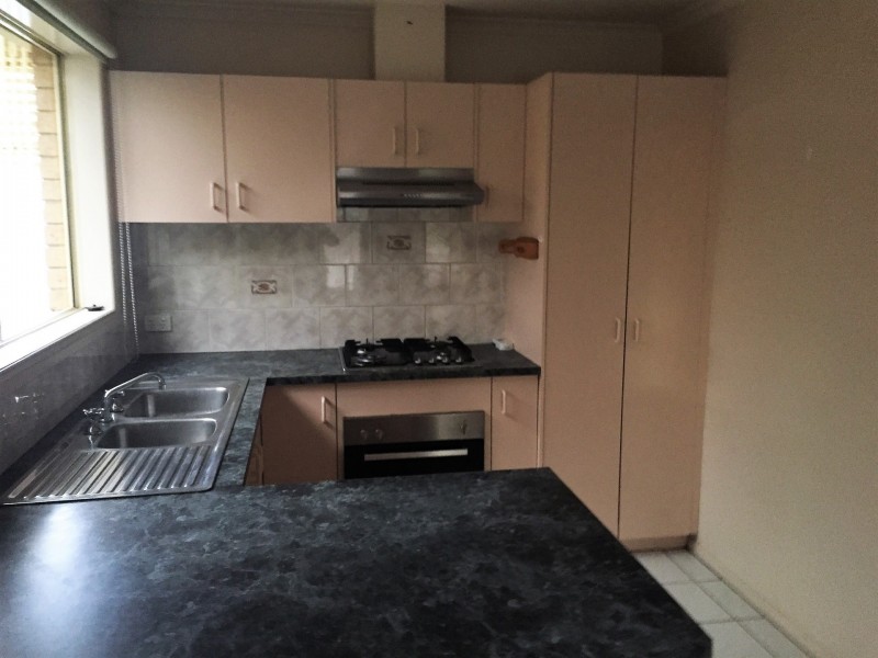 12 Elanora Way, Hampton Park VIC 3976