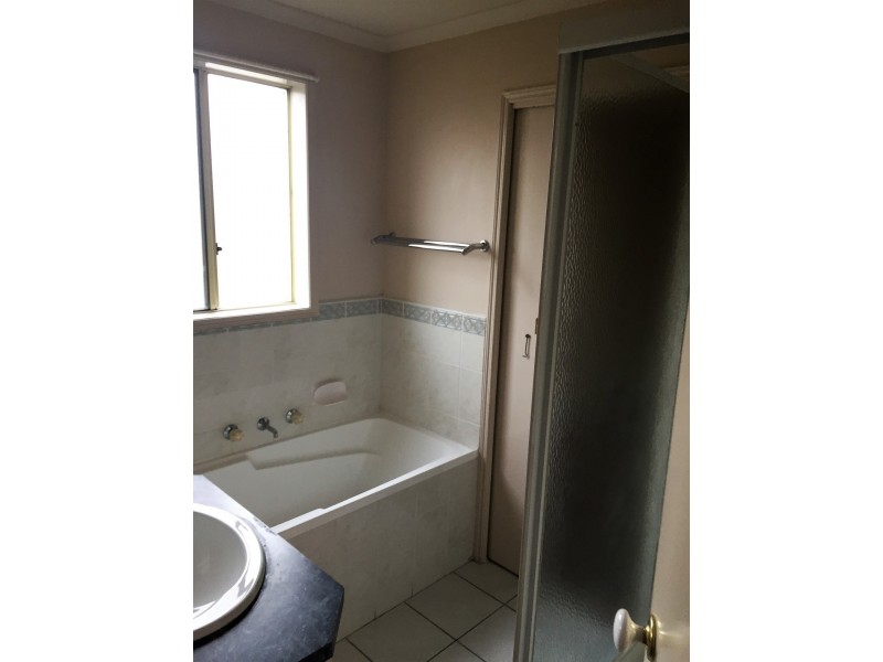 12 Elanora Way, Hampton Park VIC 3976