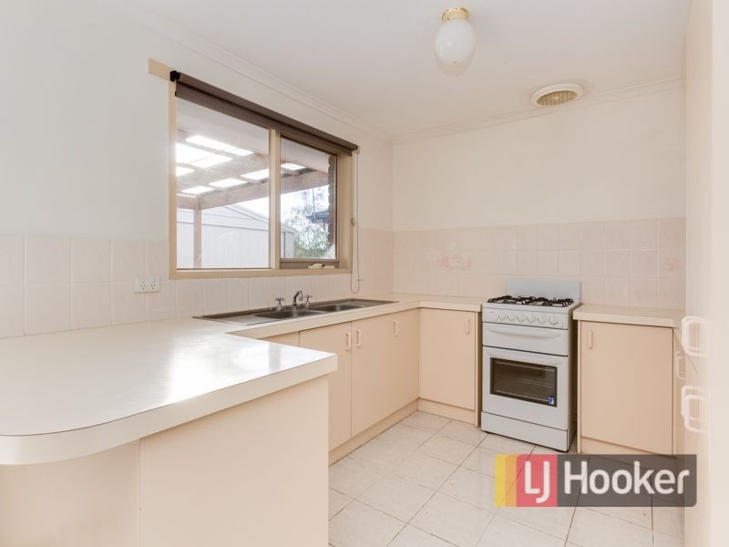 9 Jessica Drive, Hampton Park VIC 3976