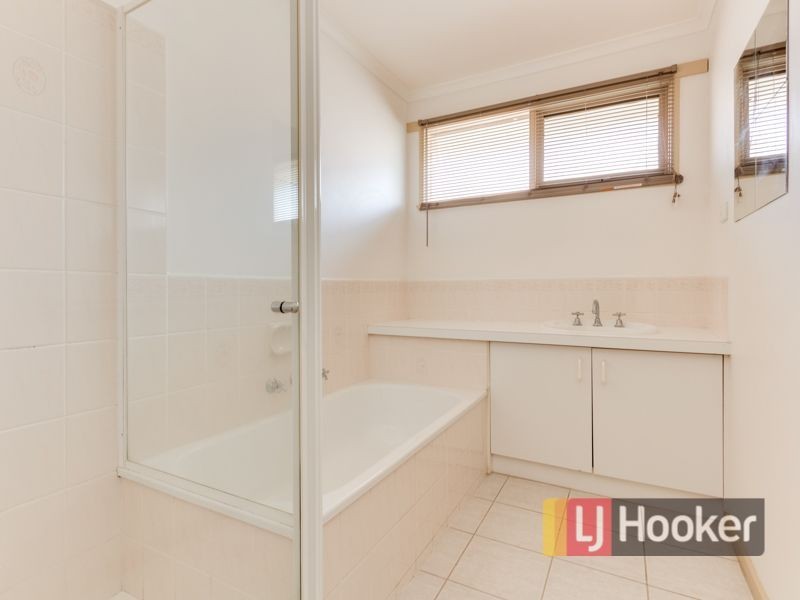 9 Jessica Drive, Hampton Park VIC 3976