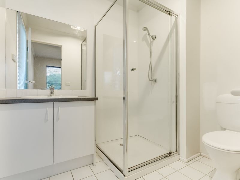 11 Hasluck Crescent, Lynbrook VIC 3975