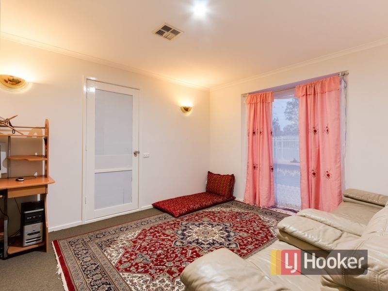 13 Sarah Place, Hampton Park VIC 3976