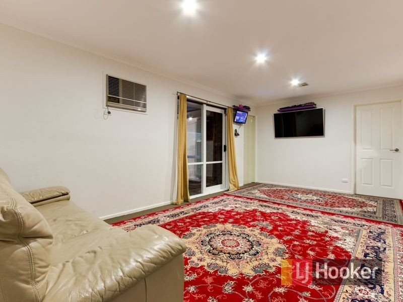 13 Sarah Place, Hampton Park VIC 3976
