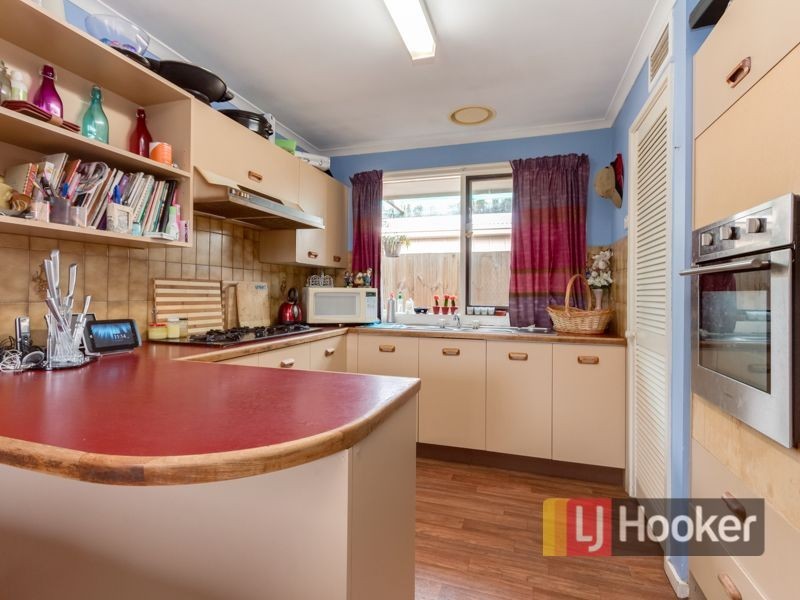 8 Hedley Place, Hampton Park VIC 3976