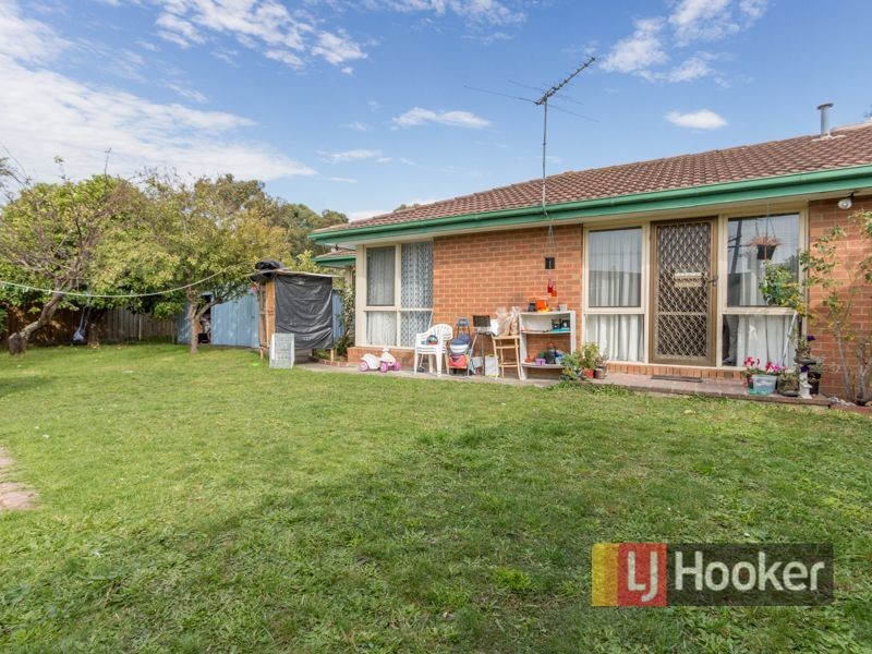 8 Hedley Place, Hampton Park VIC 3976