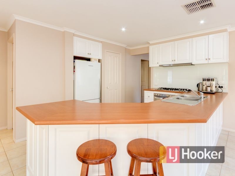 9 Cobbler Grange, Lynbrook VIC 3975