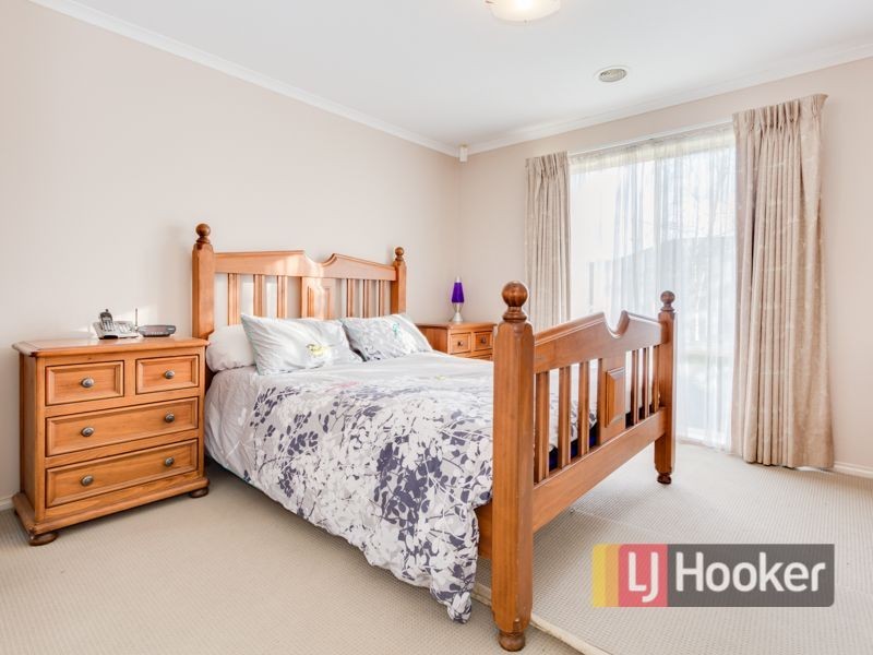 9 Cobbler Grange, Lynbrook VIC 3975