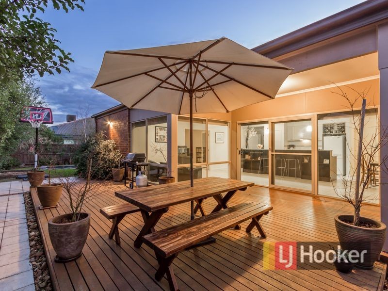 7 Ogle Way, Cranbourne North VIC 3977