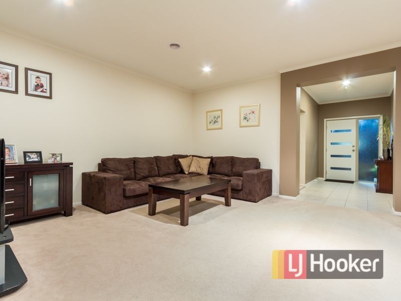 7 Ogle Way, Cranbourne North VIC 3977