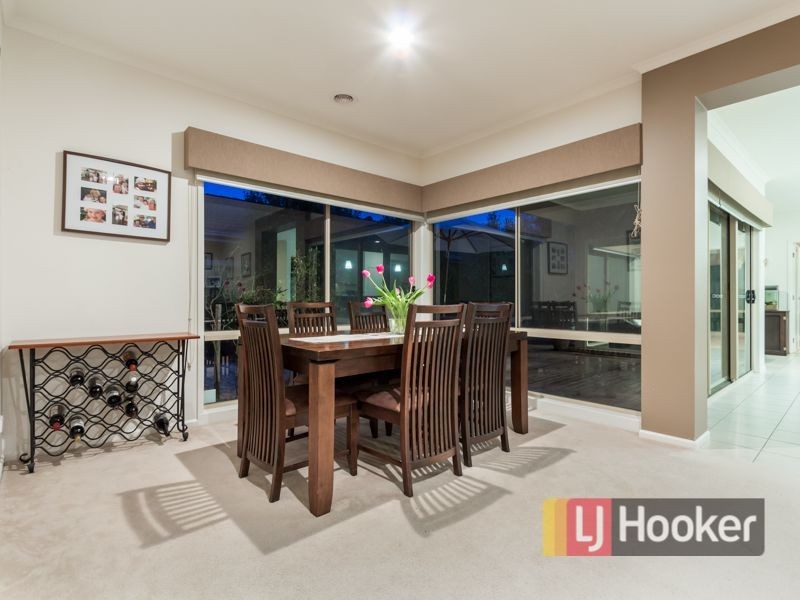 7 Ogle Way, Cranbourne North VIC 3977