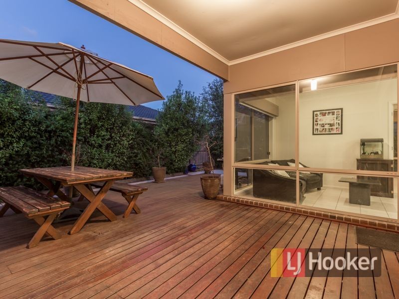7 Ogle Way, Cranbourne North VIC 3977