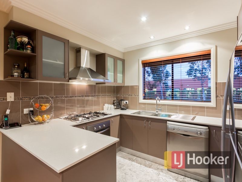 54 Aylmer Road, Lynbrook VIC 3975