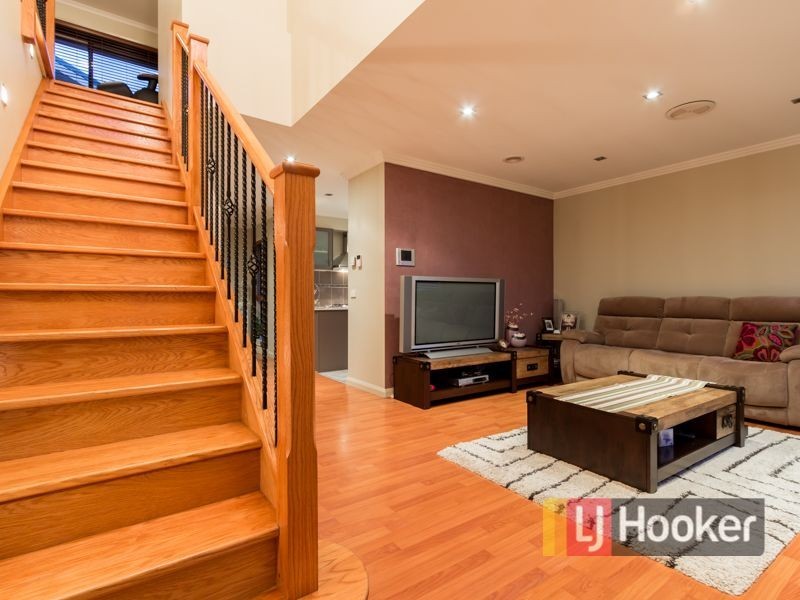 54 Aylmer Road, Lynbrook VIC 3975