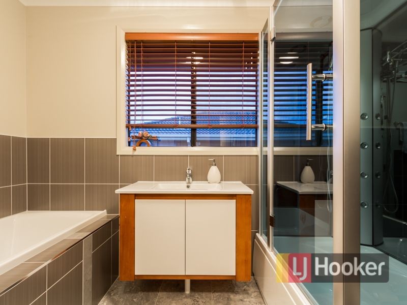 54 Aylmer Road, Lynbrook VIC 3975