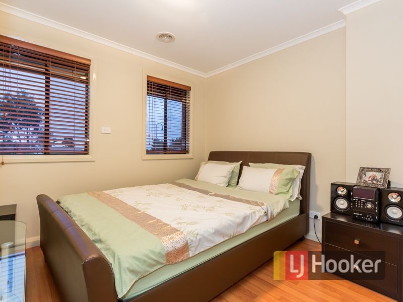 54 Aylmer Road, Lynbrook VIC 3975