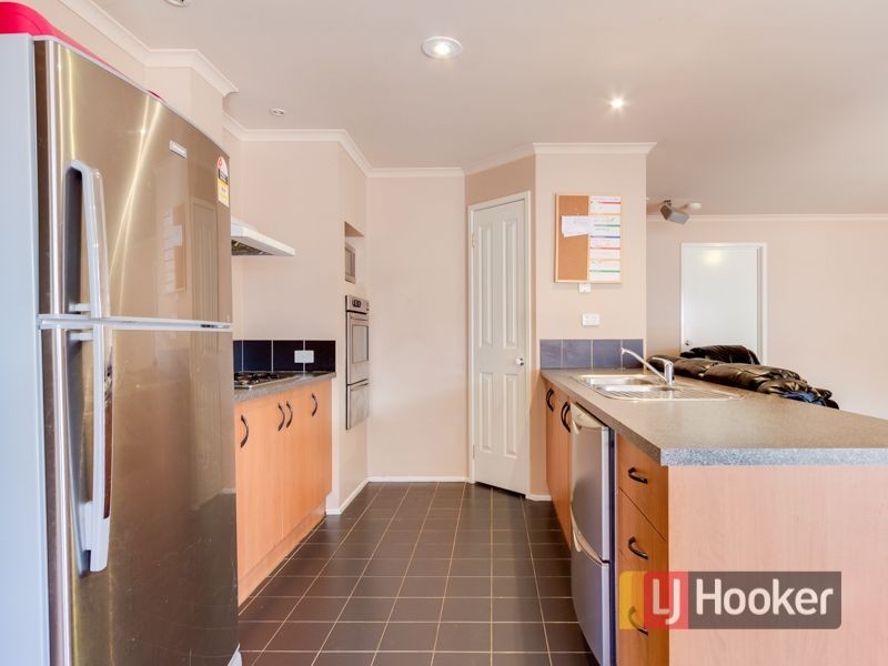14 Chatswood Drive, Narre Warren South VIC 3805
