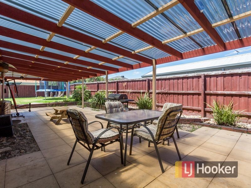 14 Chatswood Drive, Narre Warren South VIC 3805