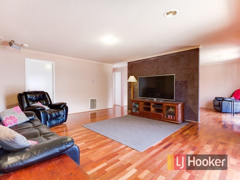14 Chatswood Drive, Narre Warren South VIC 3805