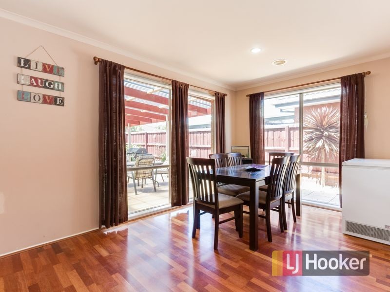 14 Chatswood Drive, Narre Warren South VIC 3805