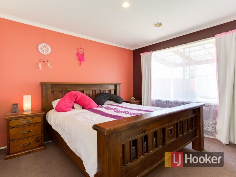 14 Chatswood Drive, Narre Warren South VIC 3805