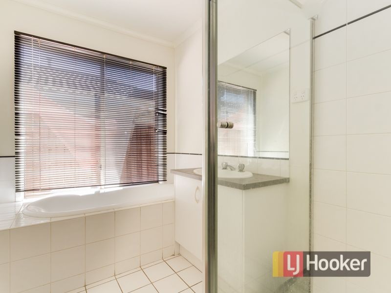 14 Chatswood Drive, Narre Warren South VIC 3805