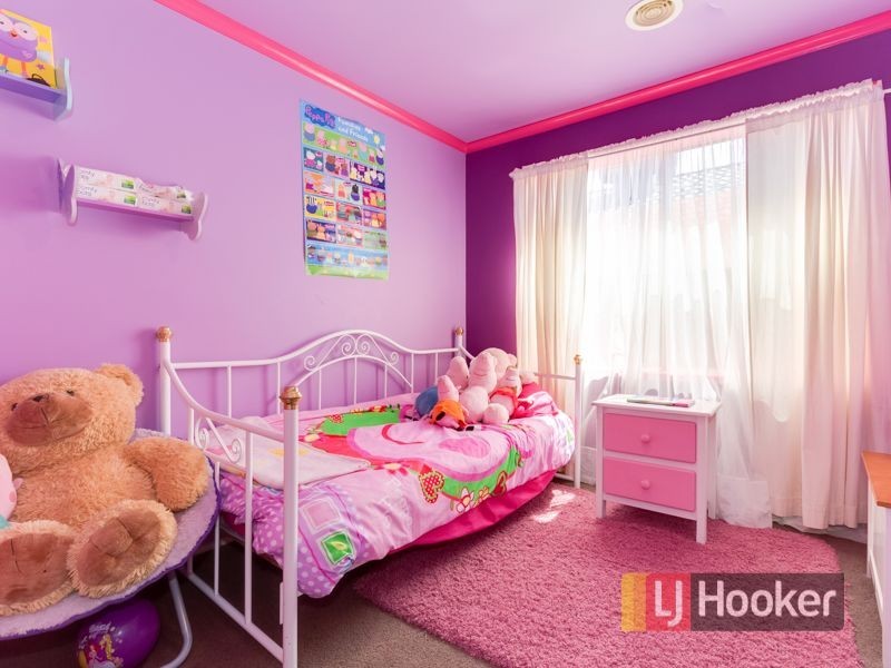 14 Chatswood Drive, Narre Warren South VIC 3805