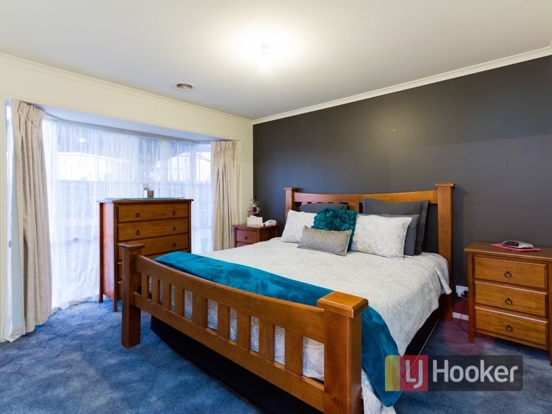 17 Terri-Ester Drive, Berwick VIC 3806