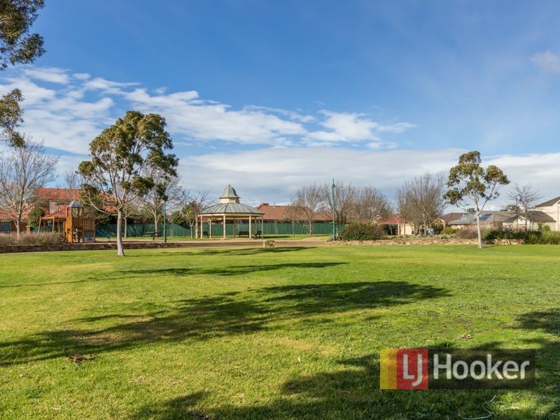 100 Harrington Drive, Narre Warren South VIC 3805