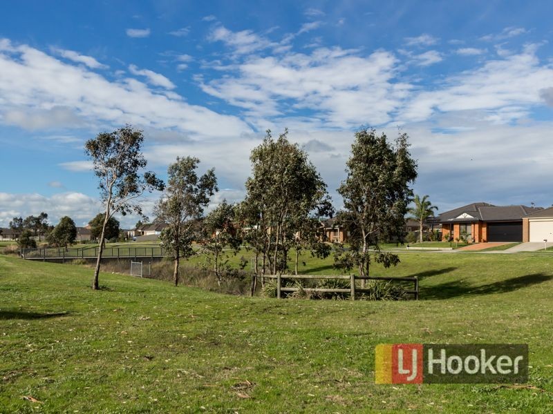 100 Harrington Drive, Narre Warren South VIC 3805