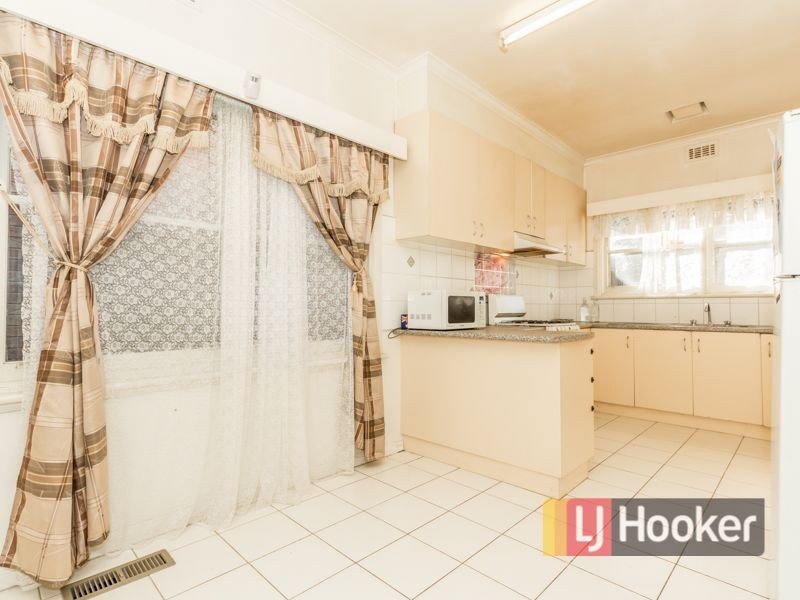 34 Fifth Avenue, Dandenong VIC 3175