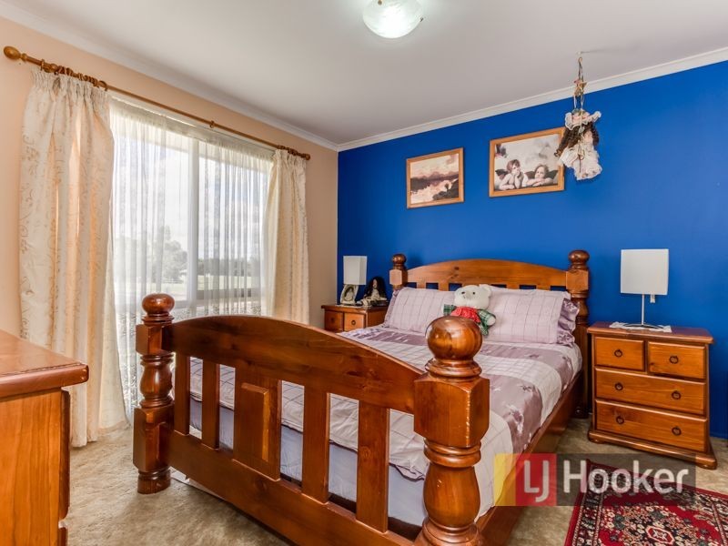 66 Edeys Run, Hampton Park VIC 3976